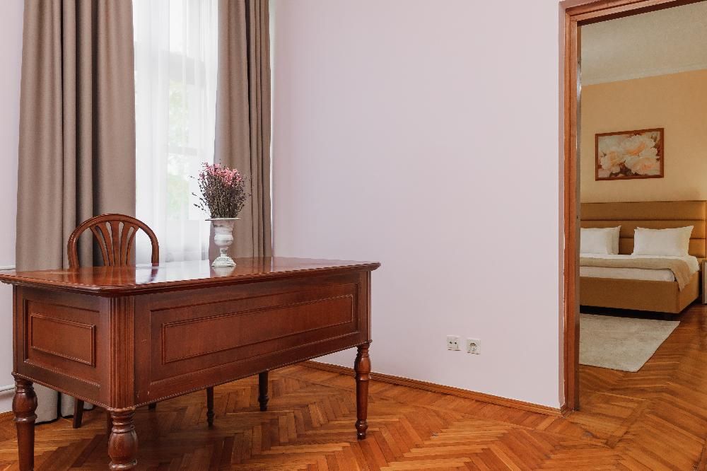 ГРАНД-ОТЕЛЬ, отель (бывш. им. Мориса Тореза) - 36