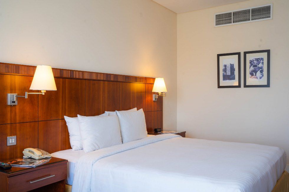 MILLENNIUM LAKEVIEW HOTEL (ex. COPTHORNE LAKEVIEW HOTEL & EXECUTIVE) - 57