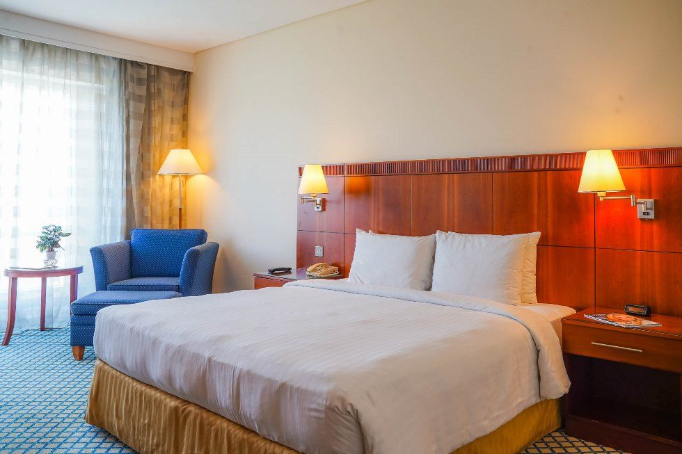 MILLENNIUM LAKEVIEW HOTEL (ex. COPTHORNE LAKEVIEW HOTEL & EXECUTIVE) - 56