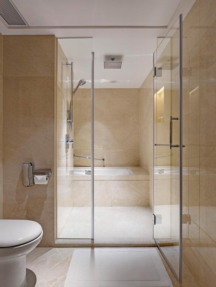 THE ROYAL GARDEN HOTEL - 50