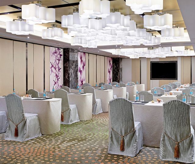 THE ROYAL GARDEN HOTEL - 24