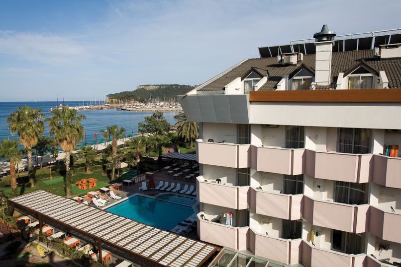 Fame Beach Hotel - 1