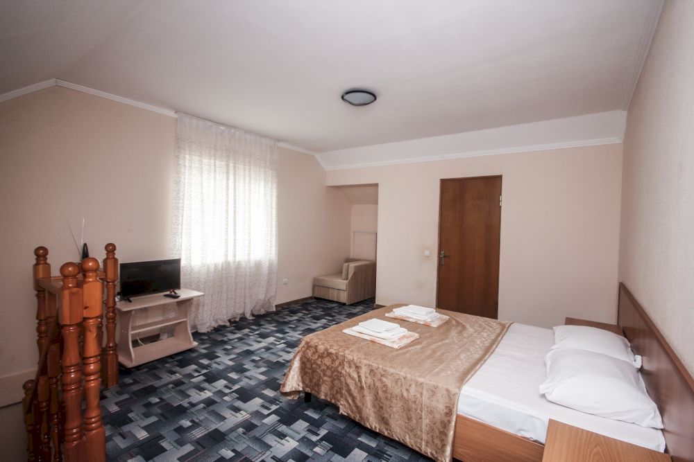 АБХАЗ-ЛЕО, гостевой дом эконом - 21