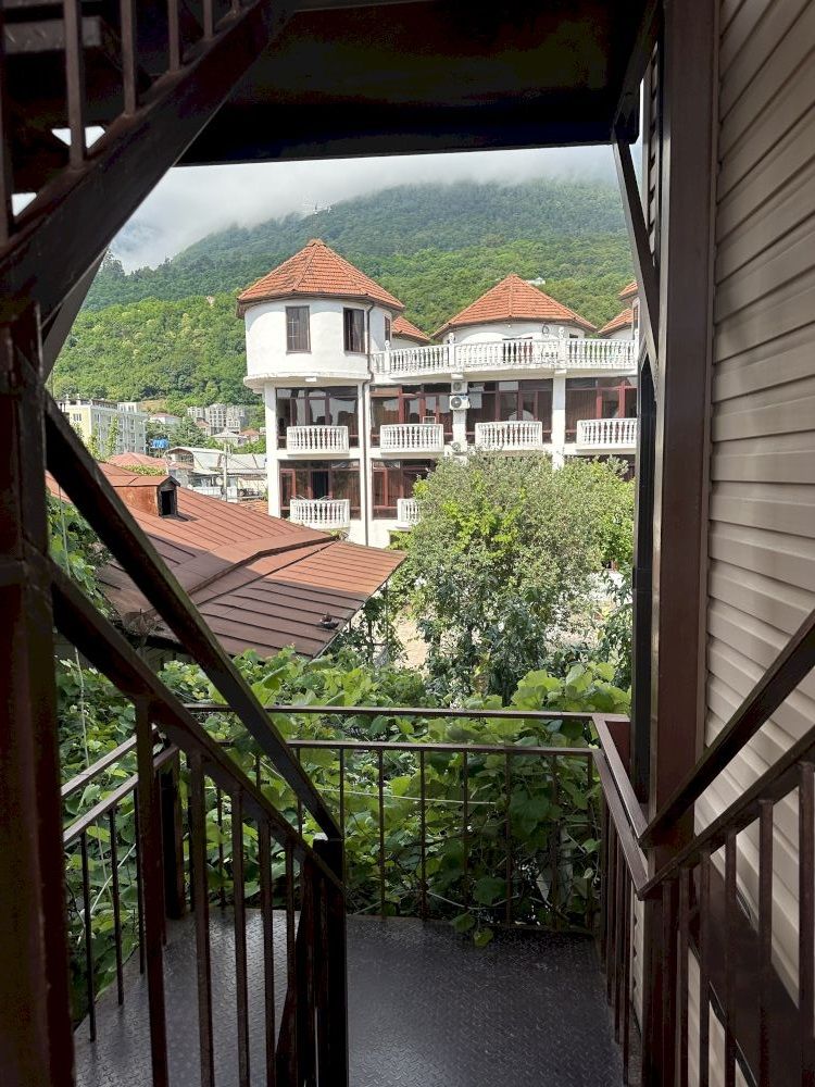 АБХАЗ-ЛЕО, гостевой дом эконом - 9