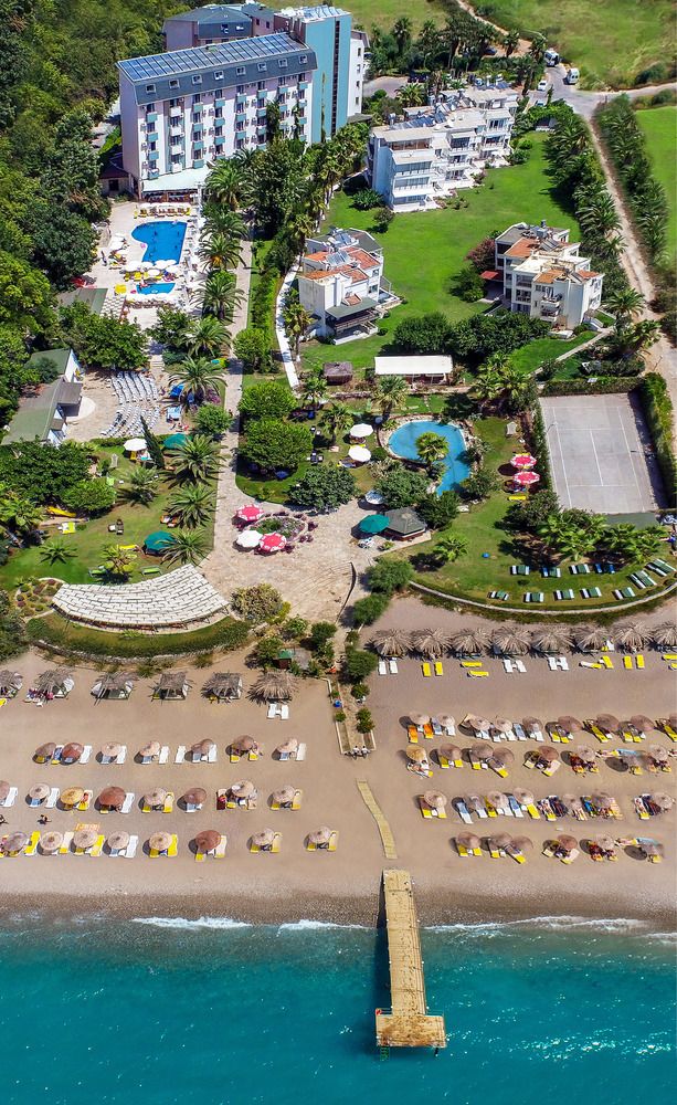 Club Aqua Plaza - 1