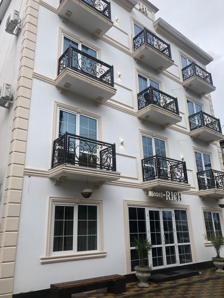 RICH-HOTEL - 1