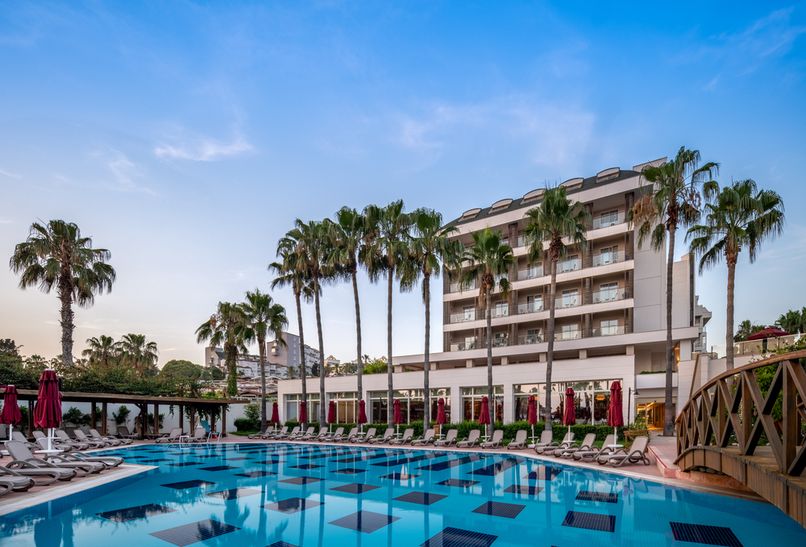 Trendy Palm Beach (only adults 16) - 1