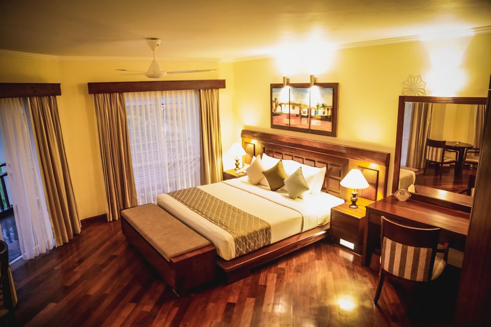 THE PALMS HOTEL - 16