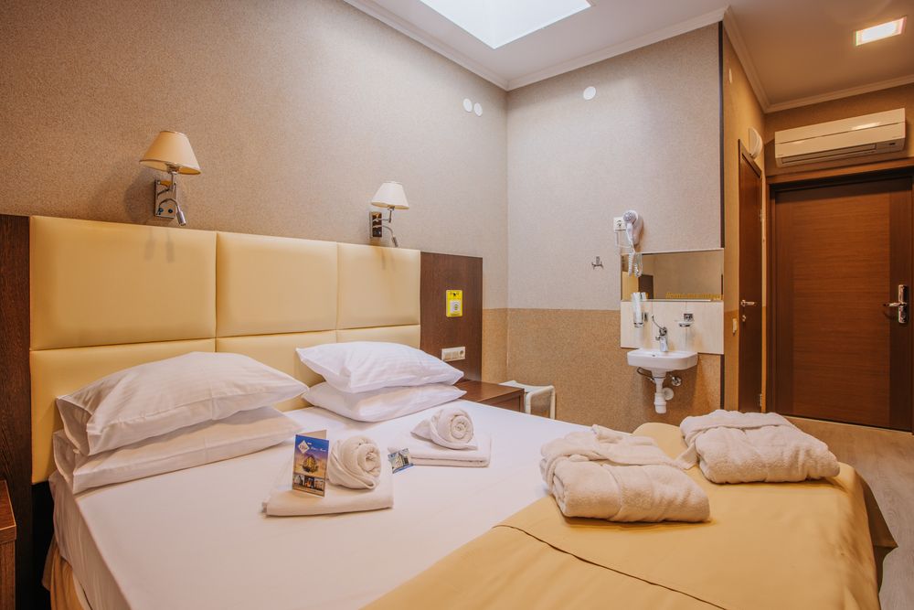 ELISA INN, гостиница - 20