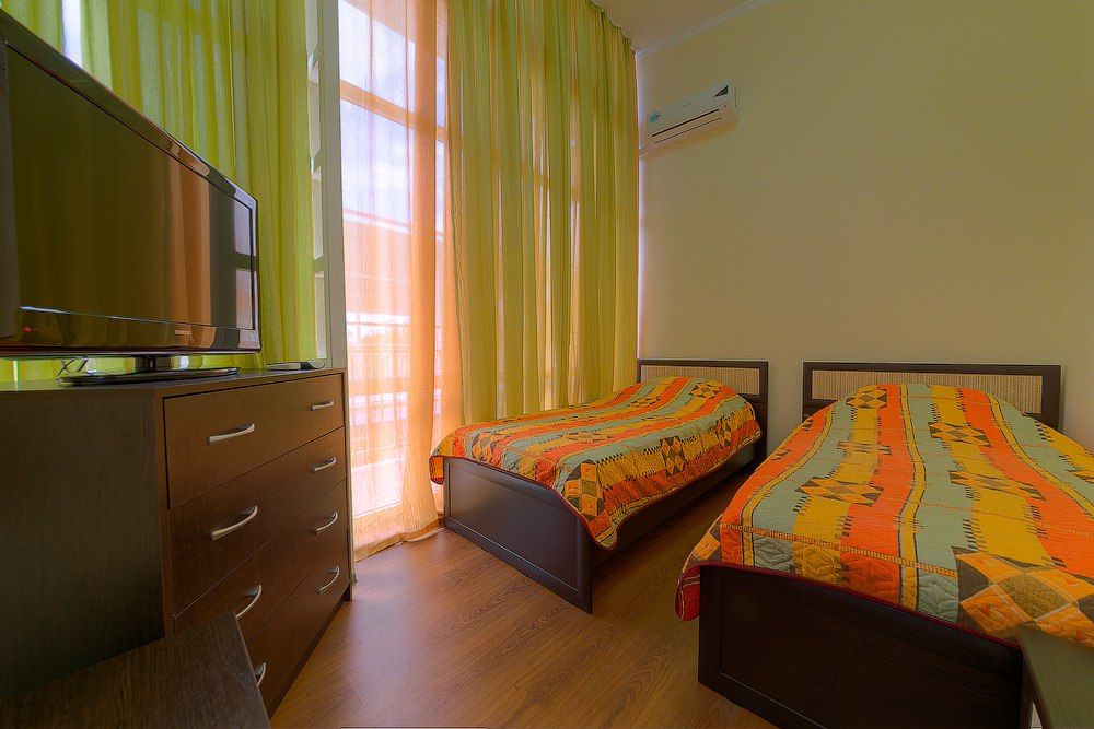 ЧЕРНОМОРСКАЯ, гостиница - 21