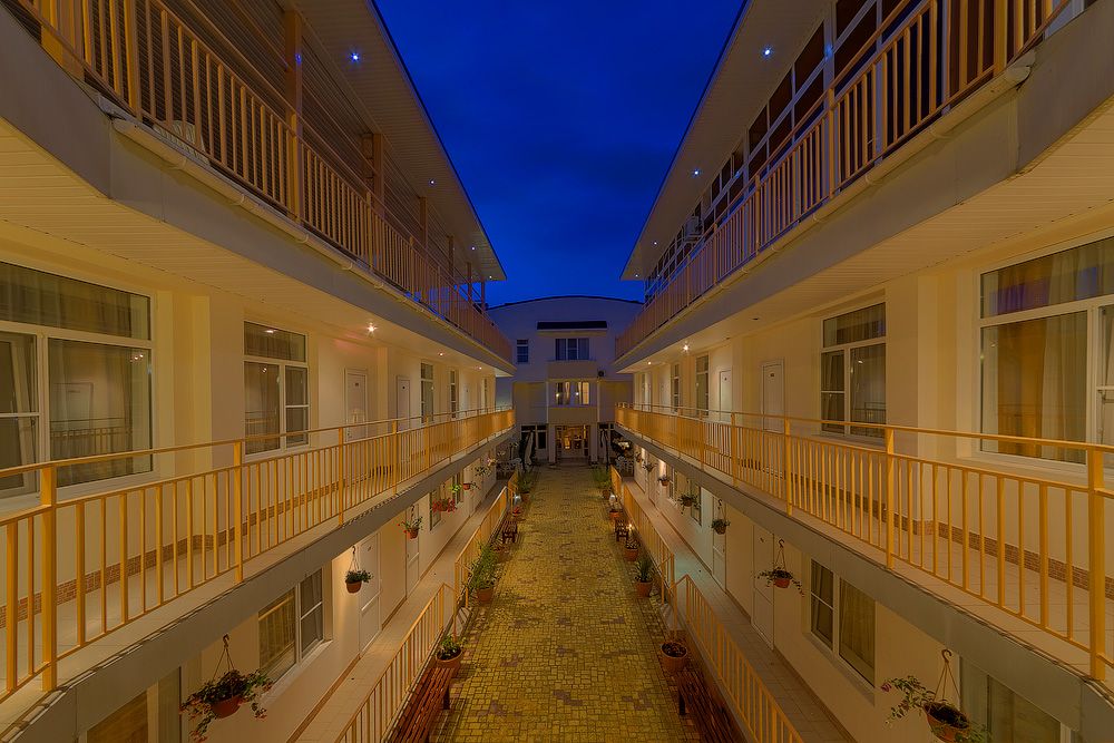 ЧЕРНОМОРСКАЯ, гостиница - 9