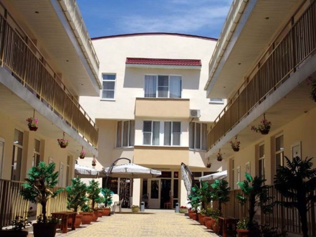 ЧЕРНОМОРСКАЯ, гостиница - 8