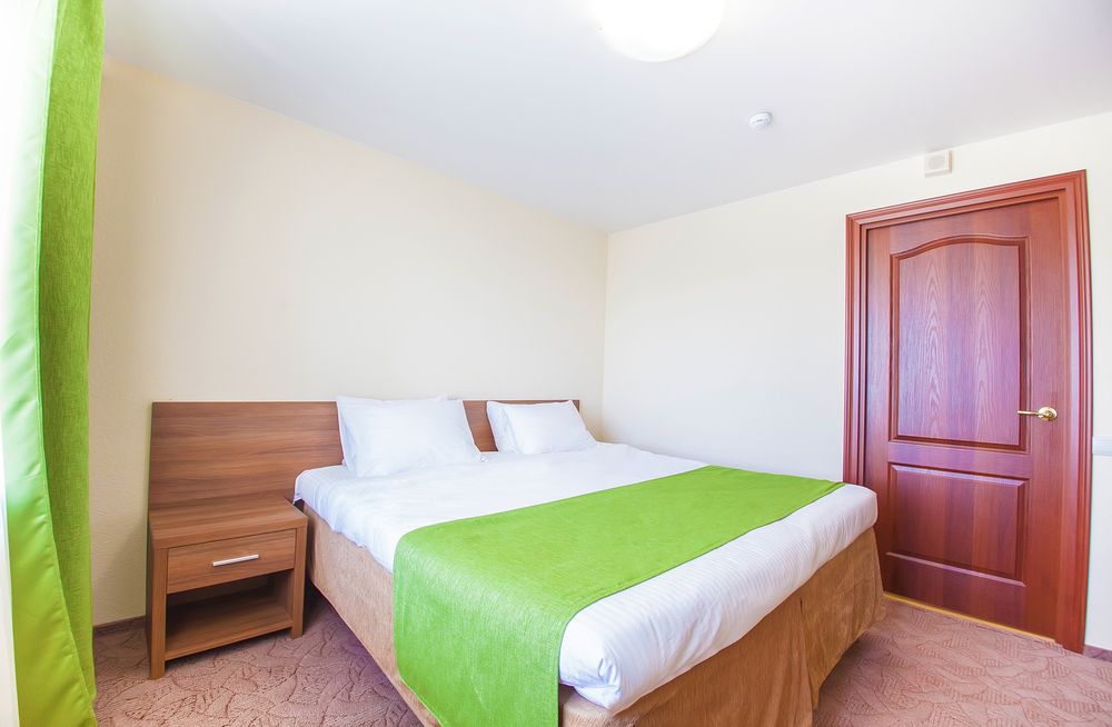 ПОЛЮСТРОВО, отель - 76