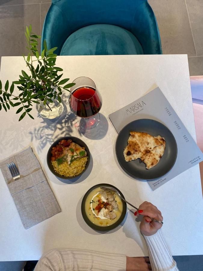 НОМЕРА НА НЕВСКОМ 111, отель - 20