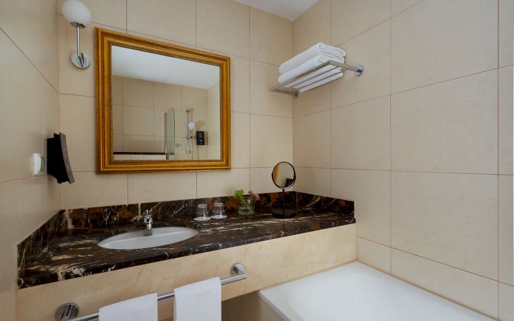 VASILIEVSKY, отель - 104