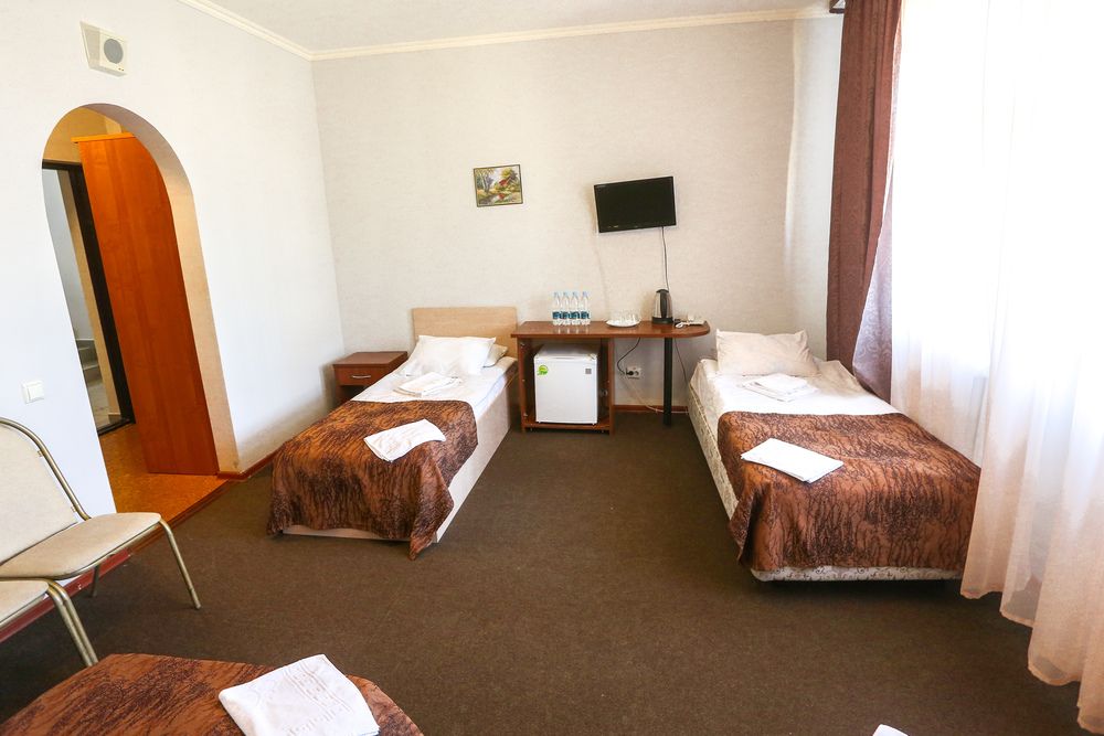 АЗАЛИЯ (ул. Московская), отель - 46