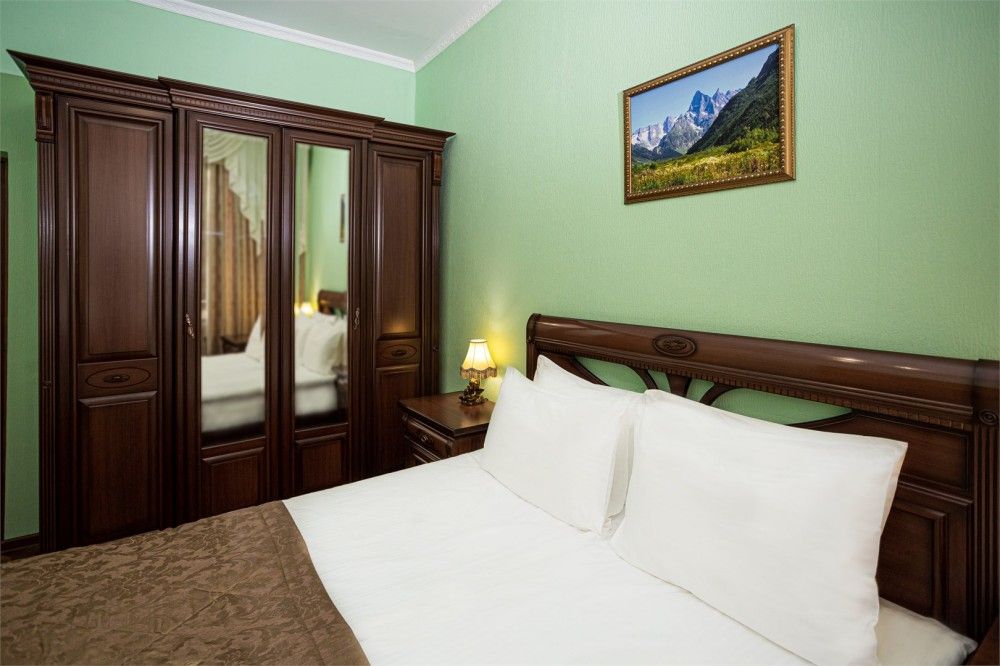 РОДНИК, санаторий - 44