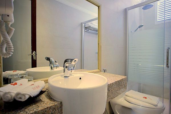 KAANI BEACH HOTEL - 4