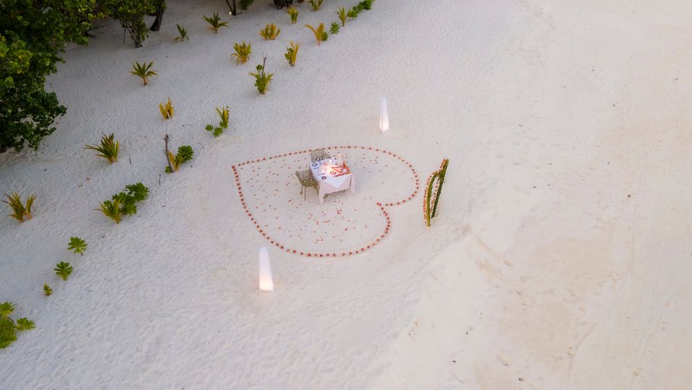NAKAI DHIGGIRI RESORT (only adults 12) - 19