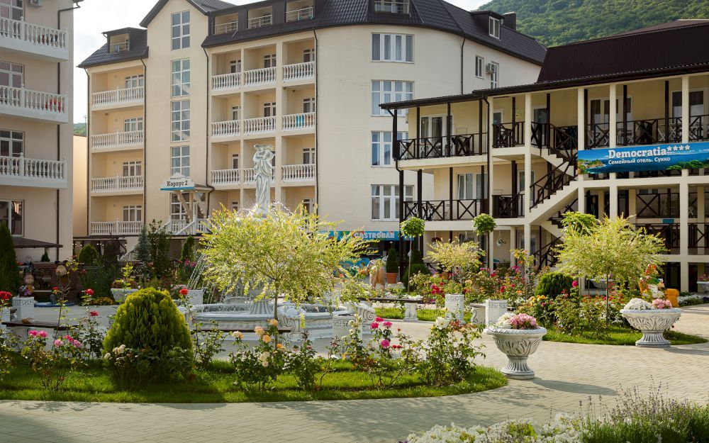 DEMOCRATIA ULTRA ALL INCLUSIVE FAMILY HOTEL (ДЕМОКРАТИЯ ультра все включено), отель - 1