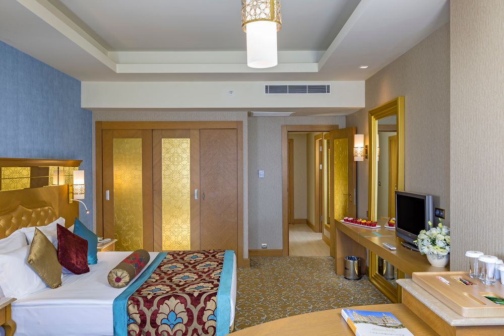 Royal Holiday Palace - 56