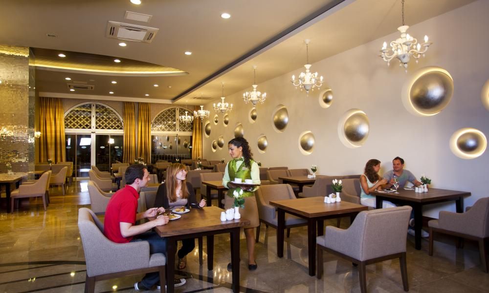 Royal Holiday Palace - 28