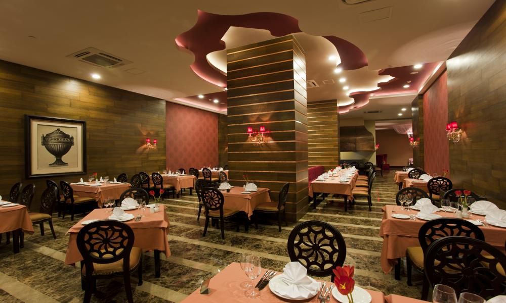 Royal Holiday Palace - 30