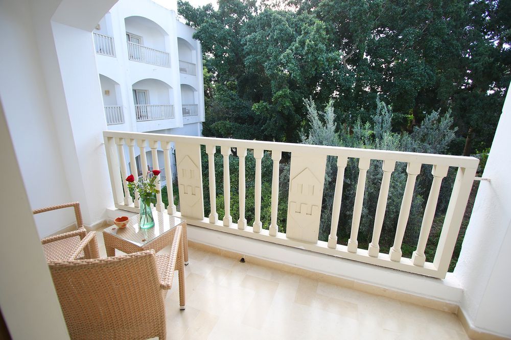 THE ORANGERS BEACH RESORT & BUNGALOW - 23
