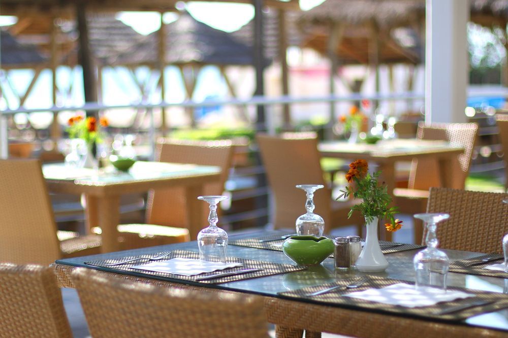 THE ORANGERS BEACH RESORT & BUNGALOW - 18