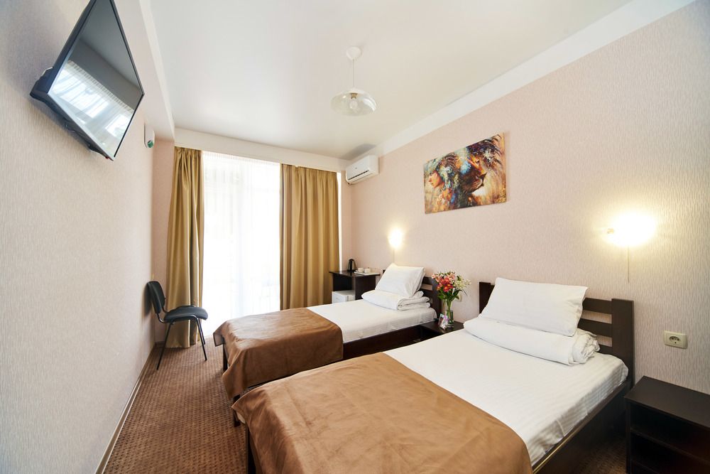 КРЫМСКАЯ НИЦЦА, гостевой дом - 45