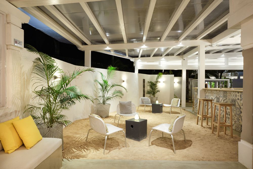 TROPICAL ATTITUDE (only adults 18) - 21
