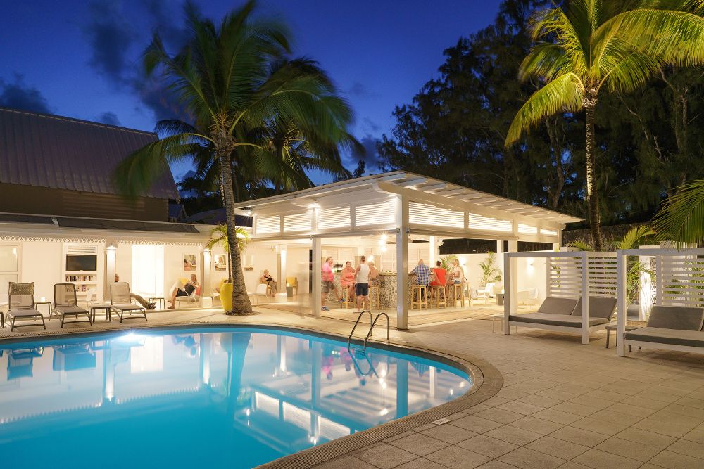 TROPICAL ATTITUDE (only adults 18) - 20