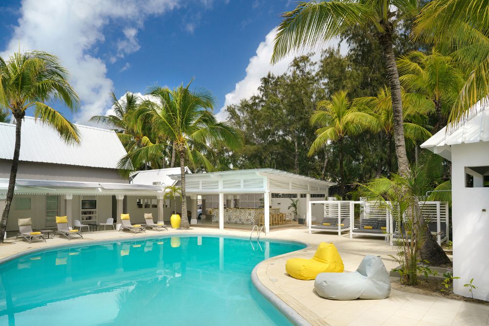 TROPICAL ATTITUDE (only adults 18) - 4