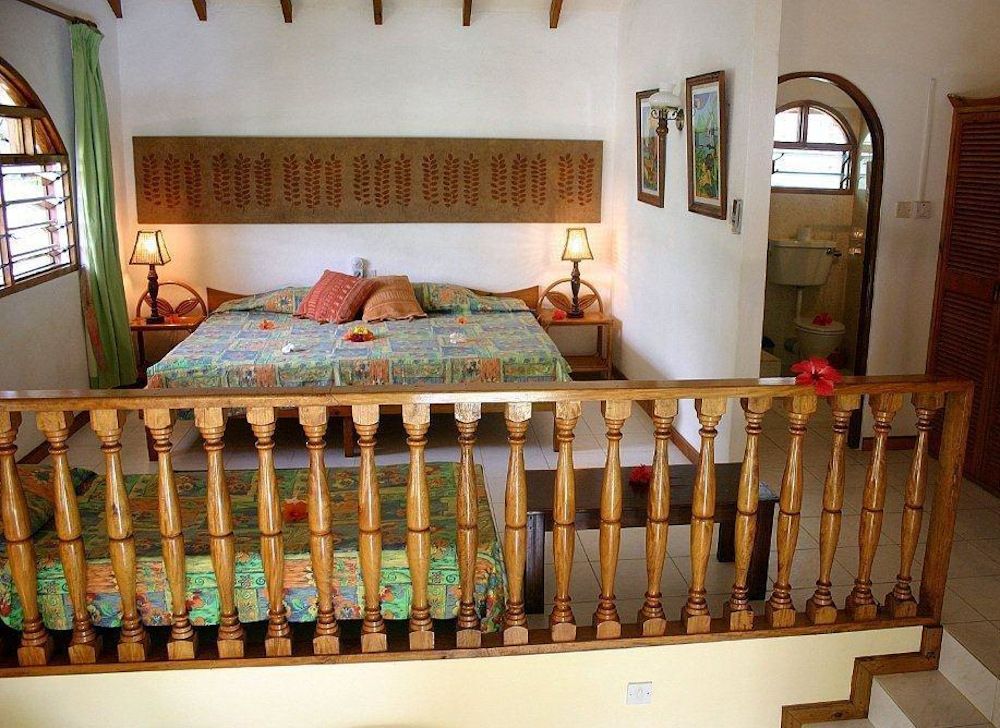 ROMANCE BUNGALOWS - 15