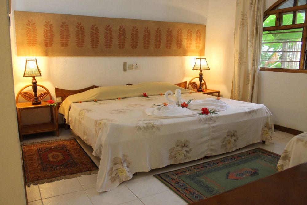 ROMANCE BUNGALOWS - 11