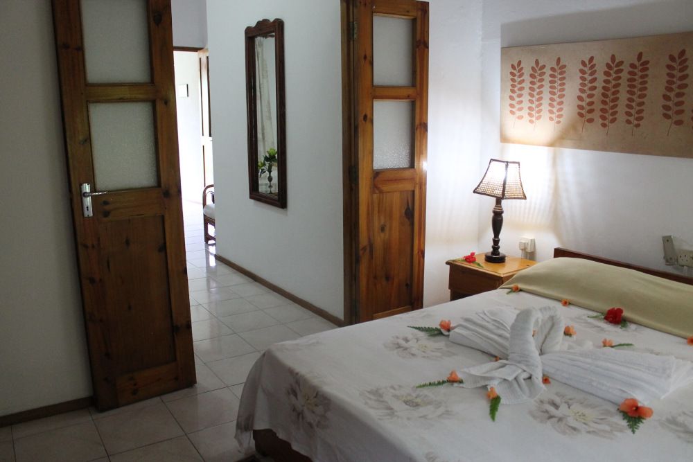 ROMANCE BUNGALOWS - 12