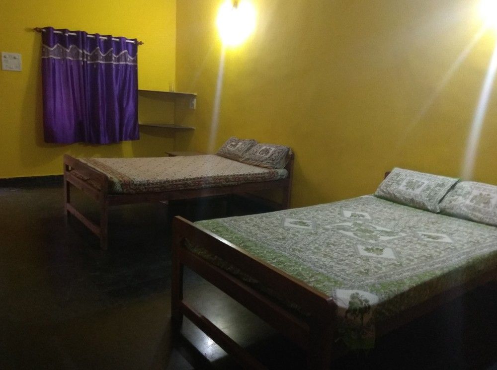 RADHABAI GUEST HOUSE - 10