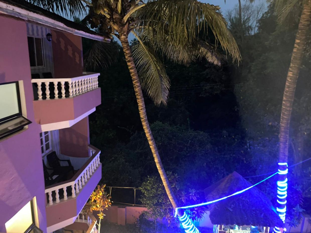 V & M CALISTO GUESTHOUSE - 4