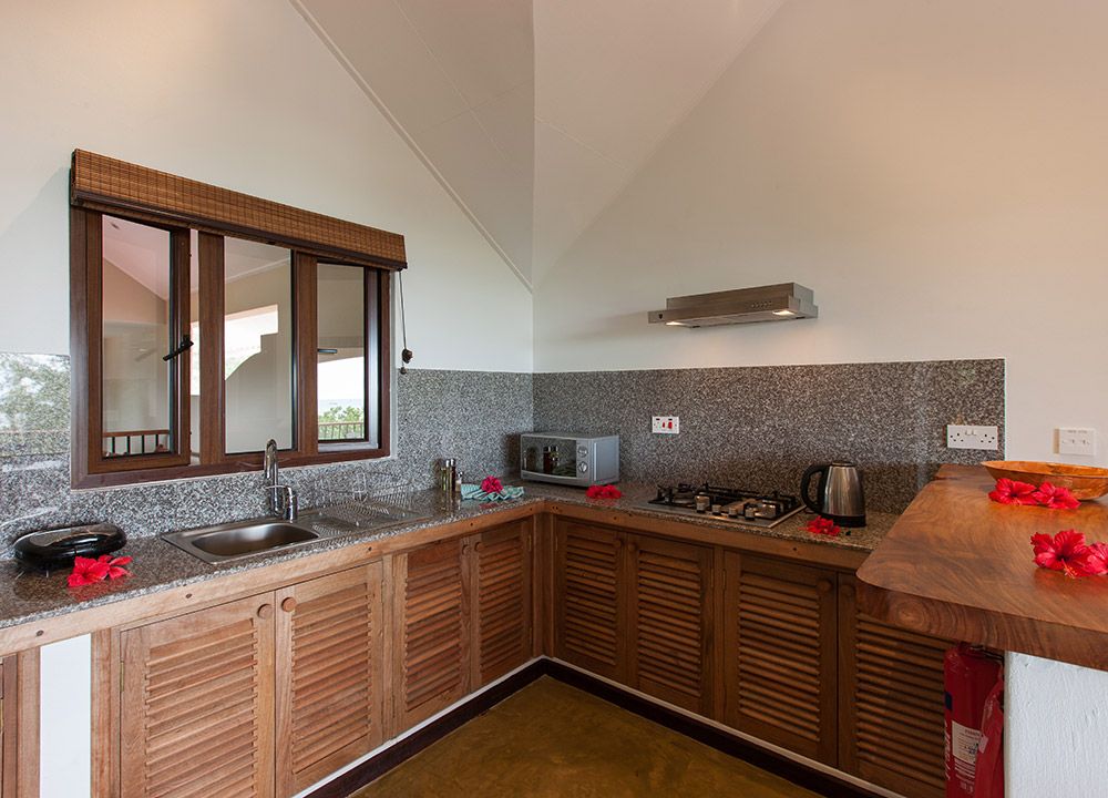 L HIRONDELLE SELF CATERING GUESTHOUSE - 5