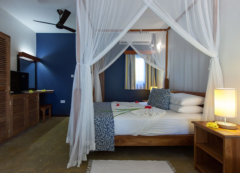 L HIRONDELLE SELF CATERING GUESTHOUSE - 8