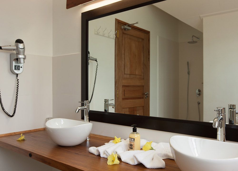 L HIRONDELLE SELF CATERING GUESTHOUSE - 9