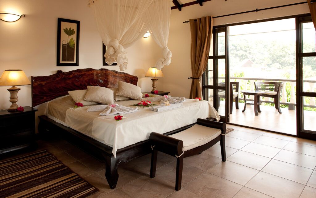 CHATEAU ST CLOUD - 12