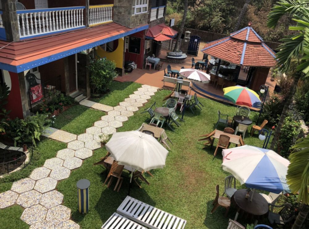 PER AVEL BEACH HOLIDAY HOME - 2