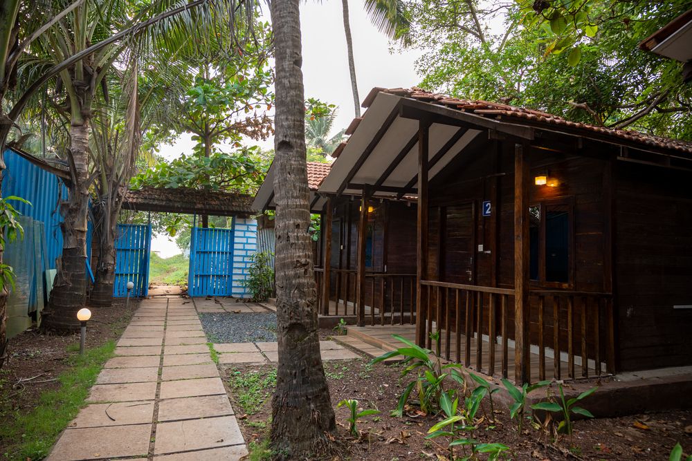 CIROC BEACH RESORT - 13