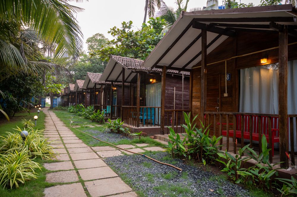 CIROC BEACH RESORT - 9