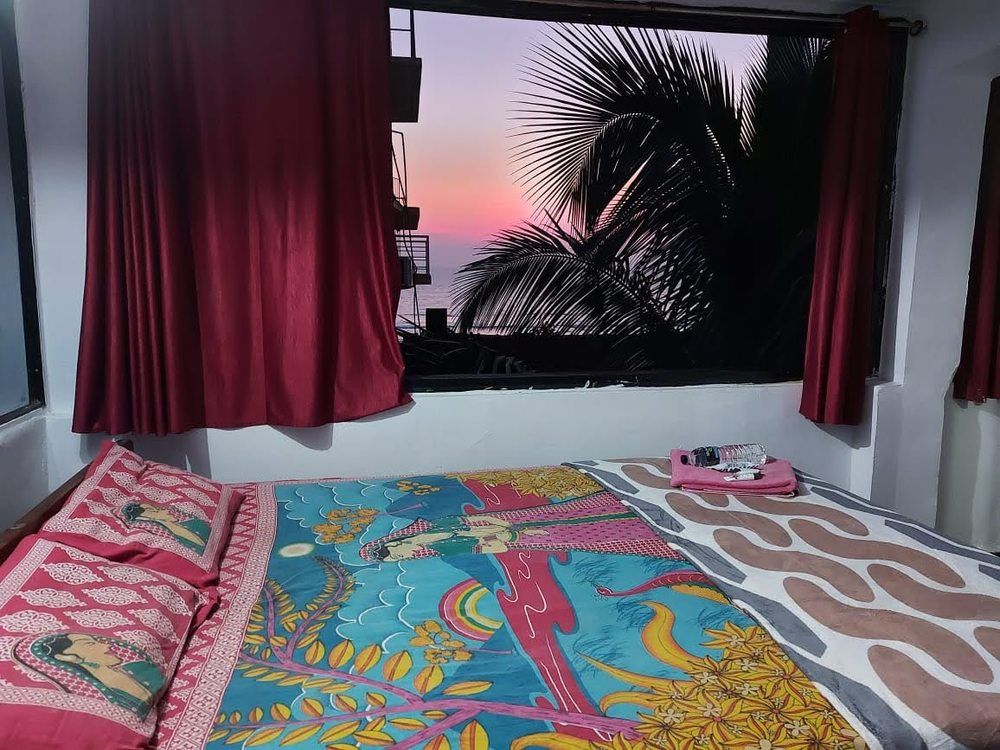 RED ROCK BEACH HOTEL GUESTHOUSE - 17