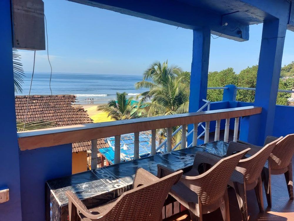 RED ROCK BEACH HOTEL GUESTHOUSE - 10