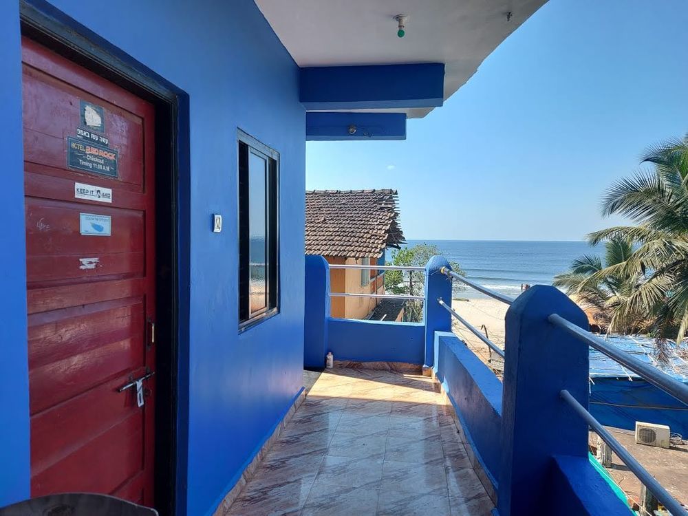 RED ROCK BEACH HOTEL GUESTHOUSE - 8