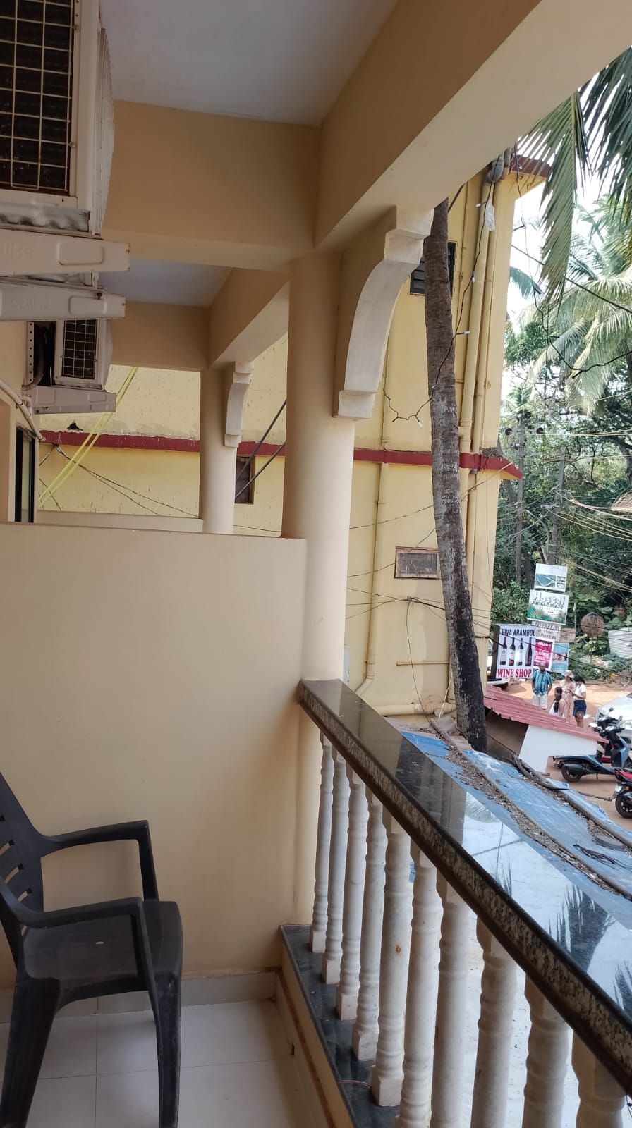 PRAKASH HOLIDAY INN GUESTHOUSE (ex. RISHI HOUSE) - 25