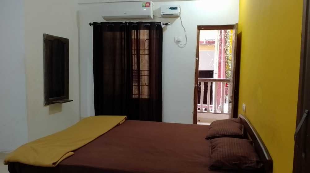 PRAKASH HOLIDAY INN GUESTHOUSE (ex. RISHI HOUSE) - 36